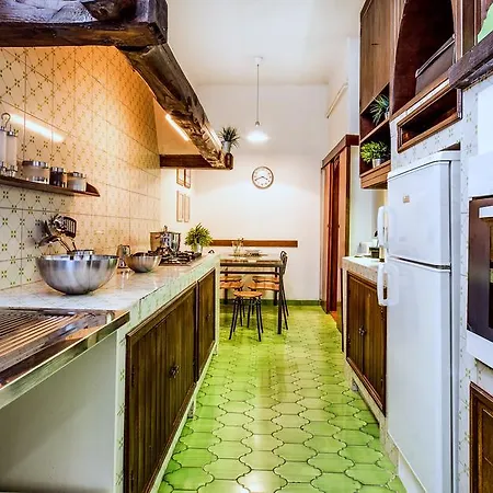 1 Bedroom Flat Via Catone Rom