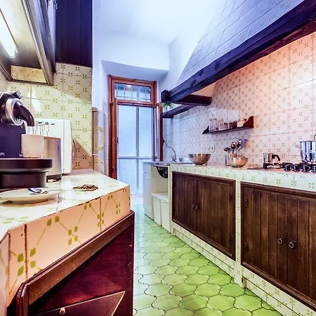 1 Bedroom Flat Via Catone Rom