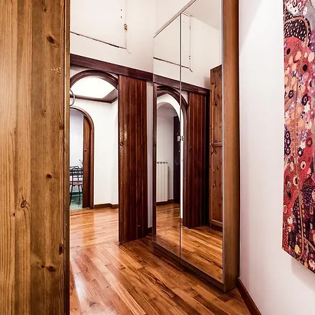 1 Bedroom Flat Via Catone Rom