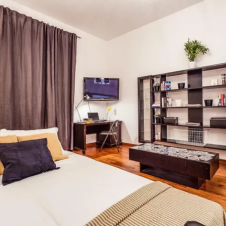 1 Bedroom Flat Via Catone Lejlighed